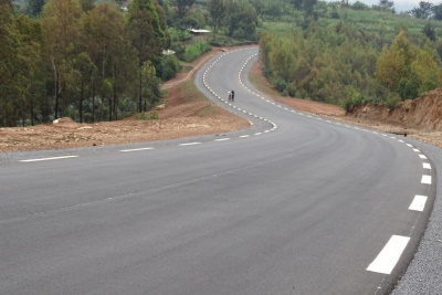 Les Travaux d'aménagement  et de bitumage de la RN18:Nyakararo-Mwaro-Kibumbu
